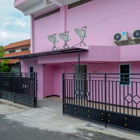 Reddoorz @ Jalan Gatot Subroto Semarang Hotel Exterior photo
