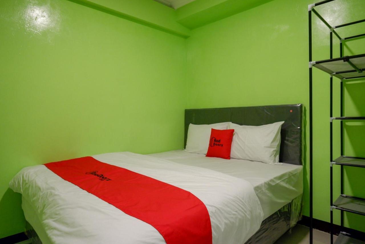 Reddoorz @ Jalan Gatot Subroto Semarang Hotel Exterior photo