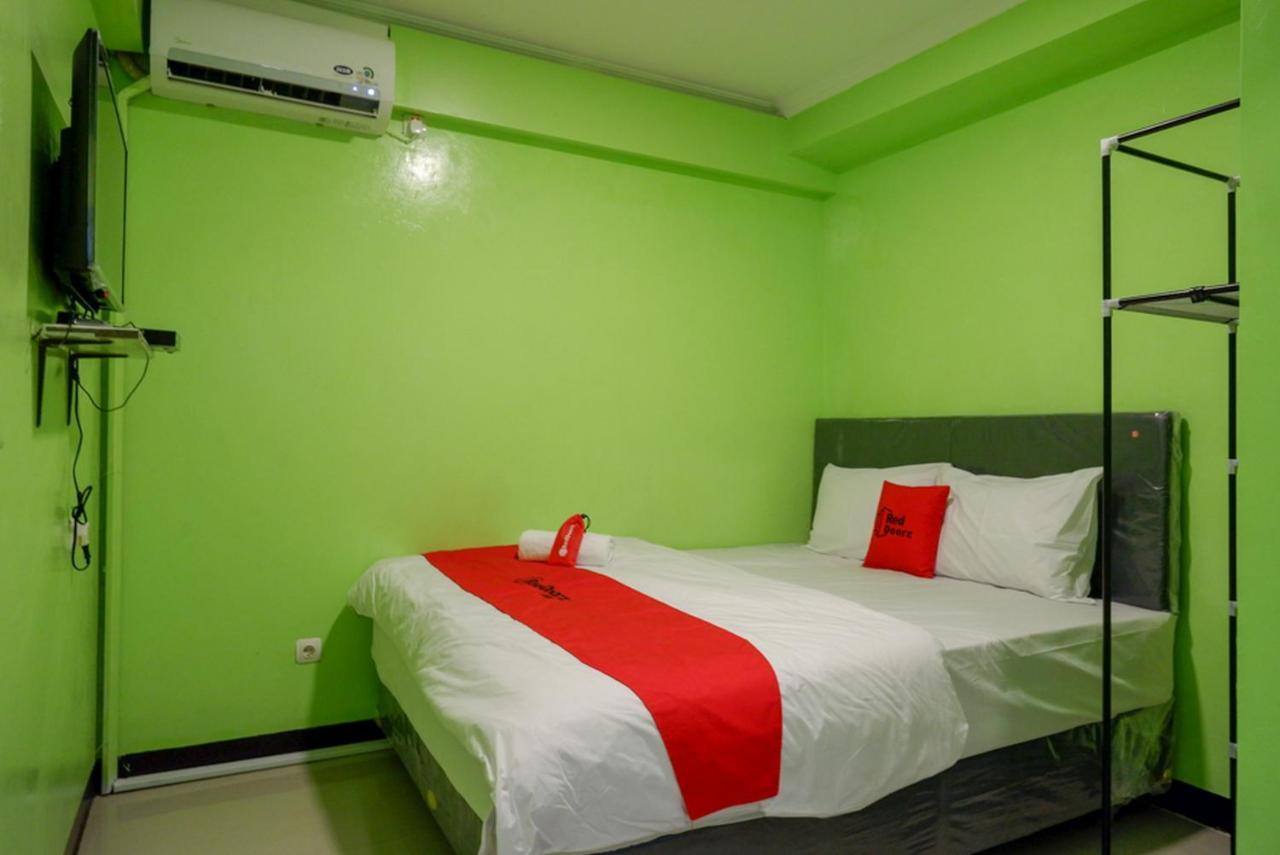 Reddoorz @ Jalan Gatot Subroto Semarang Hotel Exterior photo