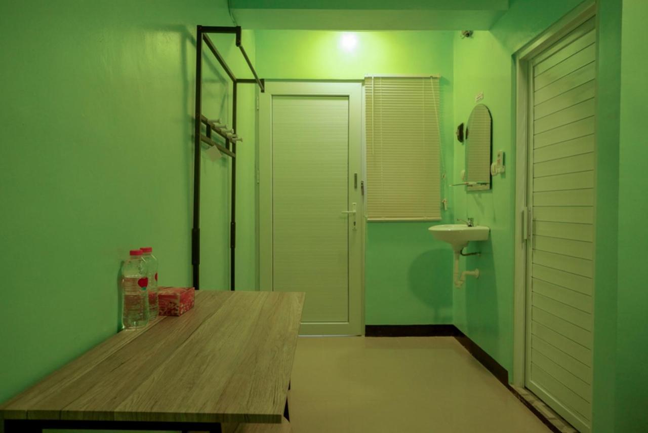 Reddoorz @ Jalan Gatot Subroto Semarang Hotel Exterior photo