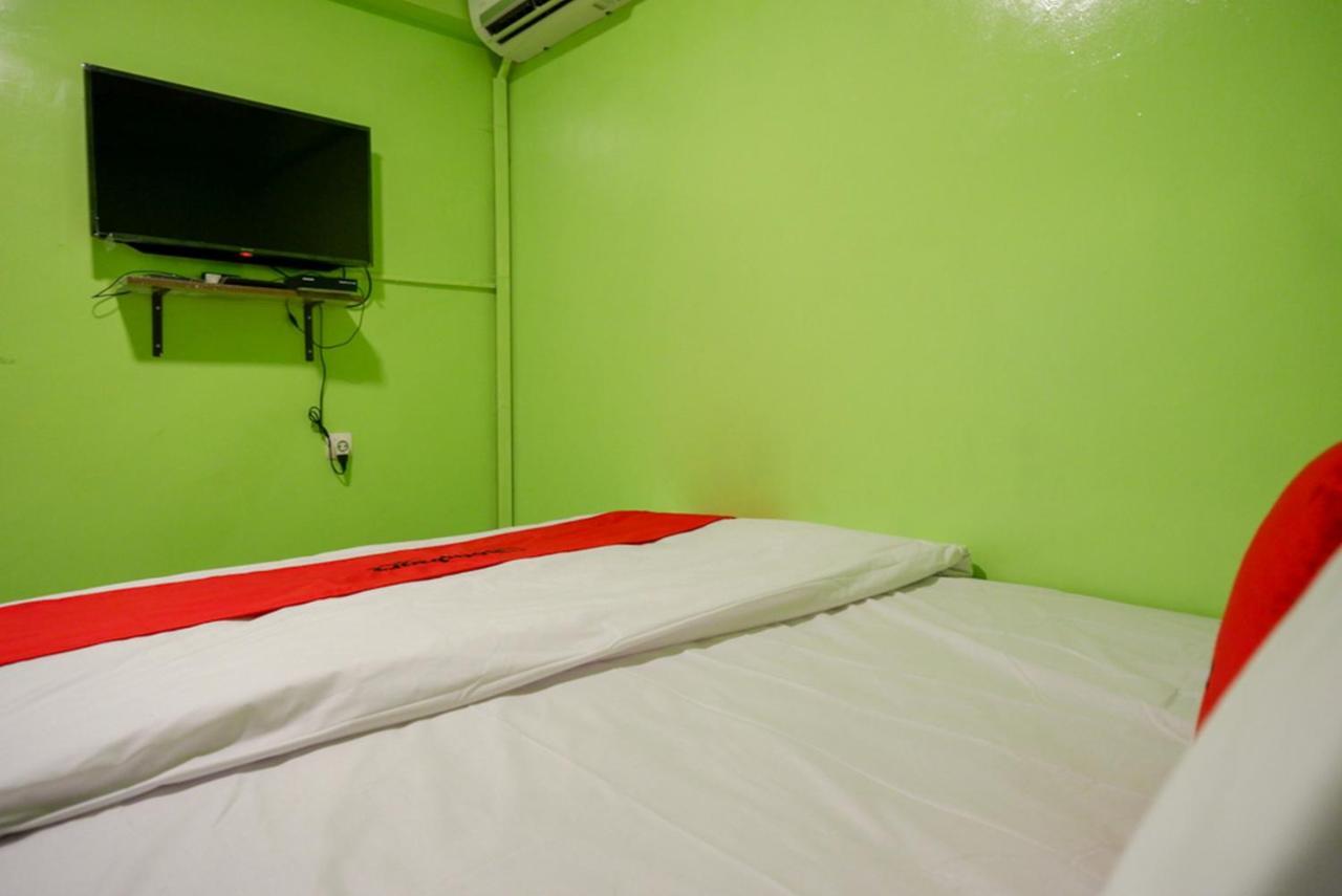 Reddoorz @ Jalan Gatot Subroto Semarang Hotel Exterior photo