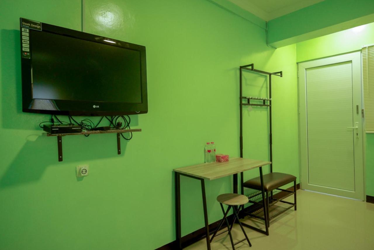 Reddoorz @ Jalan Gatot Subroto Semarang Hotel Exterior photo
